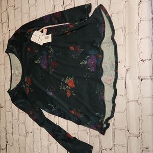 Large NWT long sleeved green floral tee LuLaRoe Lynnae